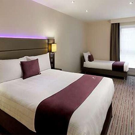 Premier Inn Premier Inn Саффрон-Уолден Экстерьер фото
