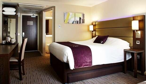Premier Inn Premier Inn Саффрон-Уолден Экстерьер фото